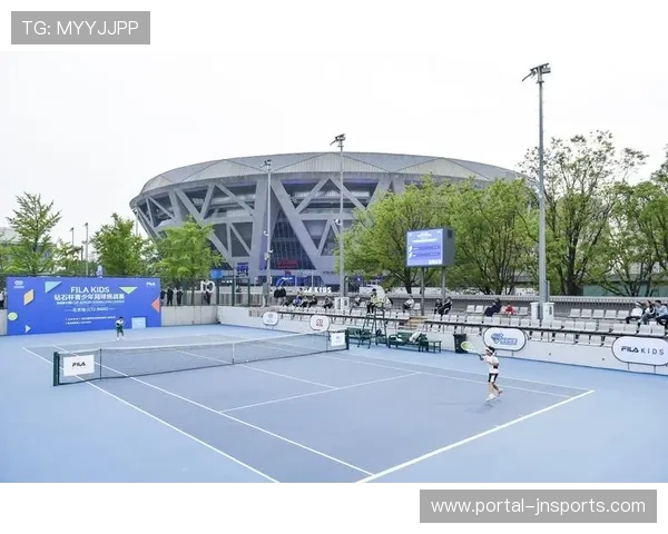 网球迷在深圳可参与“网球生活节”，享受竞技与文化融合体验